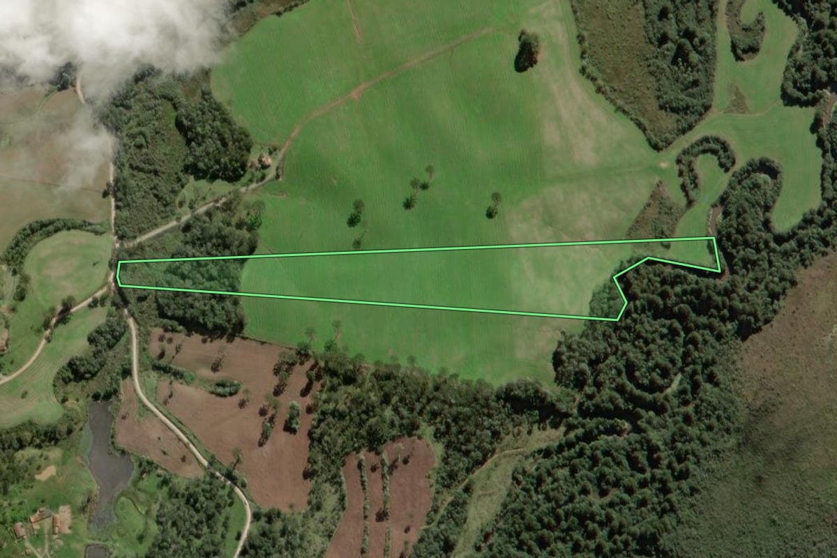 Imagem de satélite do imóvel rural em Monte Castelo (SC), com o contorno declarado no CAR desenhado por cima.