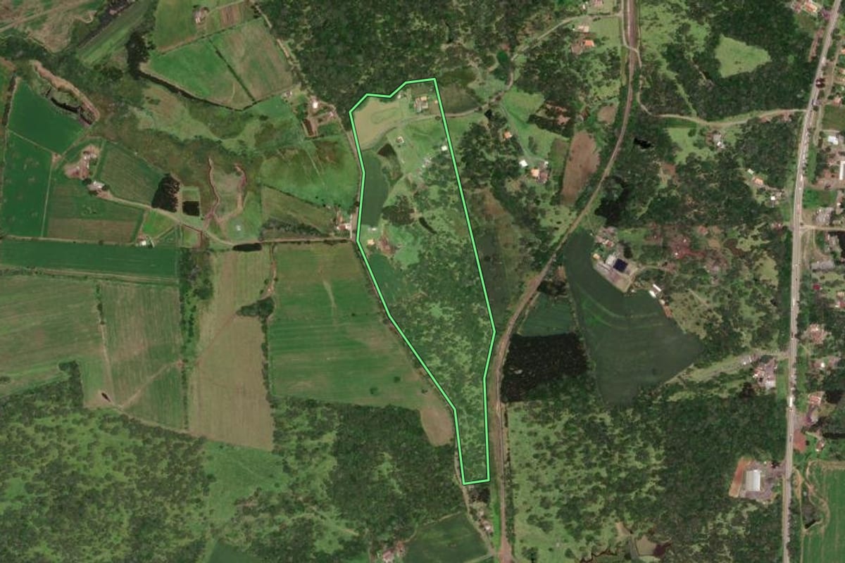 Imagem de satélite do imóvel rural em Monte Castelo (SC), com o contorno declarado no CAR desenhado por cima.