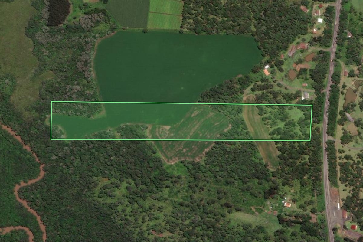 Imagem de satélite do imóvel rural em Monte Castelo (SC), com o contorno declarado no CAR desenhado por cima.