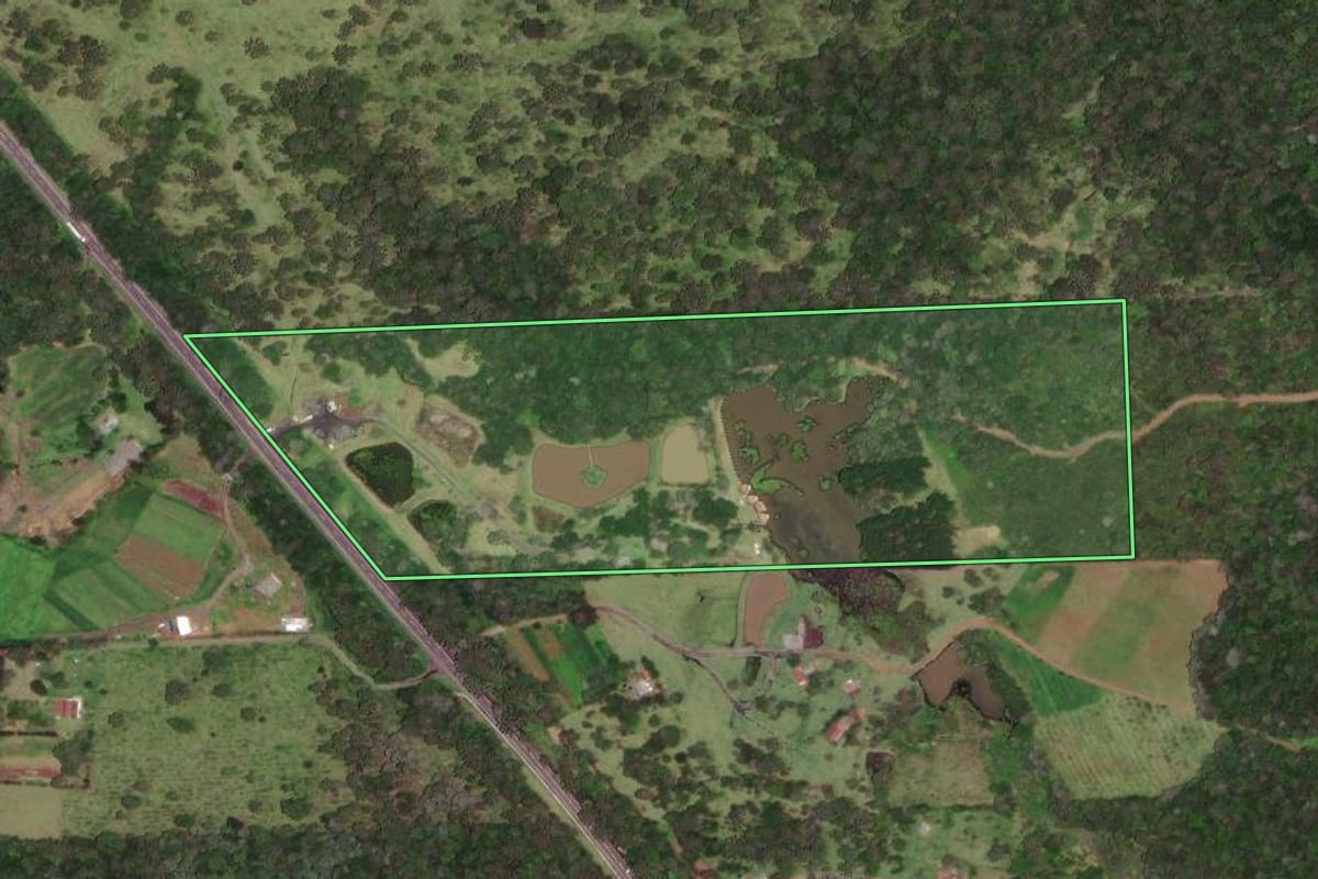 Imagem de satélite do imóvel rural em Monte Castelo (SC), com o contorno declarado no CAR desenhado por cima.