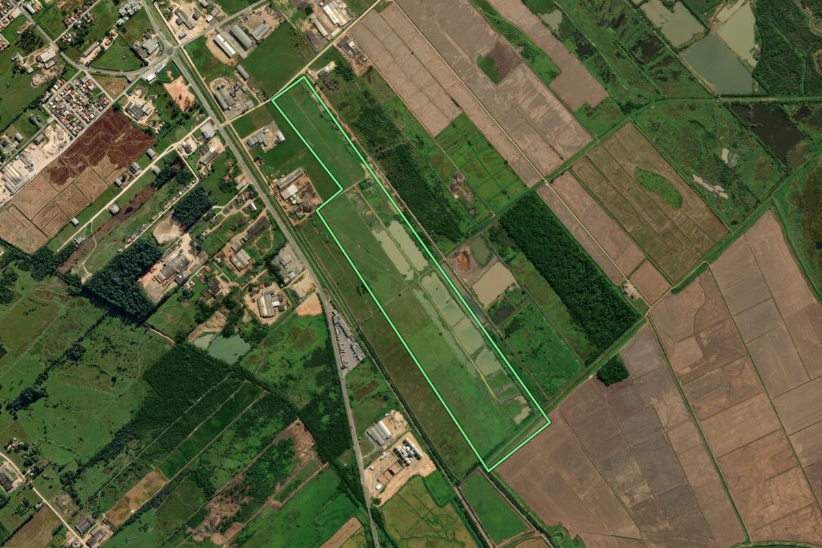 Imagem de satélite do imóvel rural em Morro da Fumaça (SC), com o contorno declarado no CAR desenhado por cima.