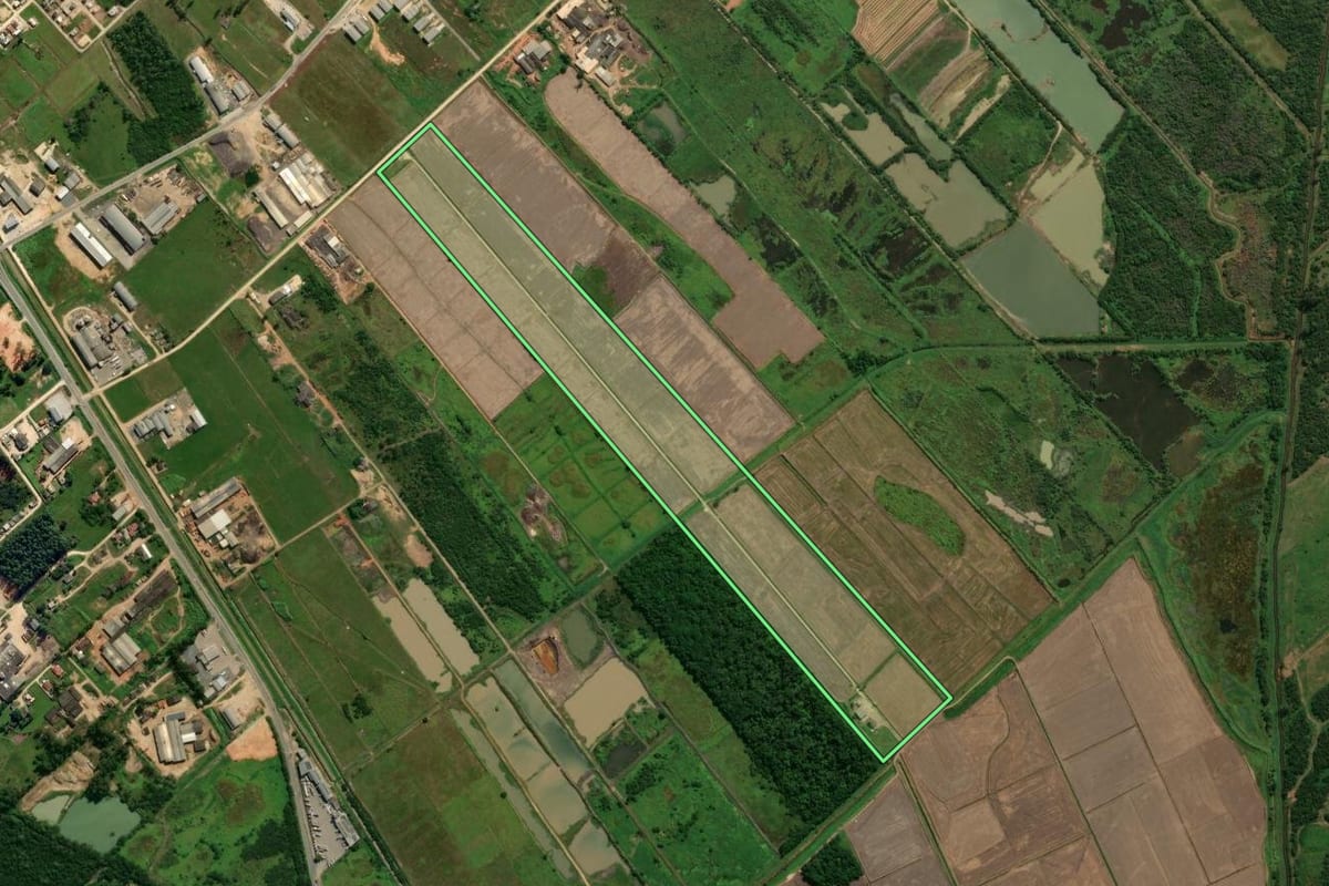 Imagem de satélite do imóvel rural em Morro da Fumaça (SC), com o contorno declarado no CAR desenhado por cima.