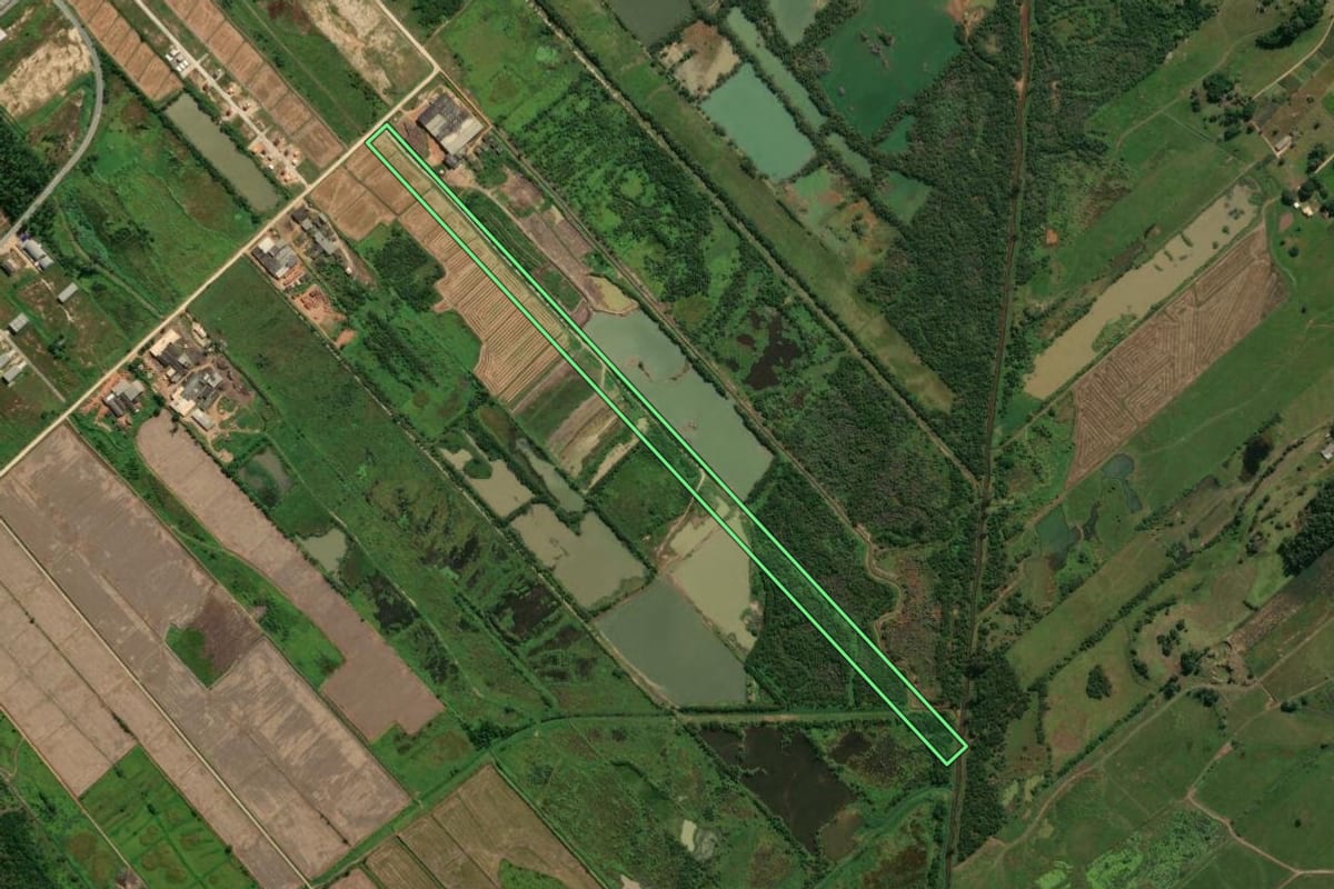 Imagem de satélite do imóvel rural em Morro da Fumaça (SC), com o contorno declarado no CAR desenhado por cima.