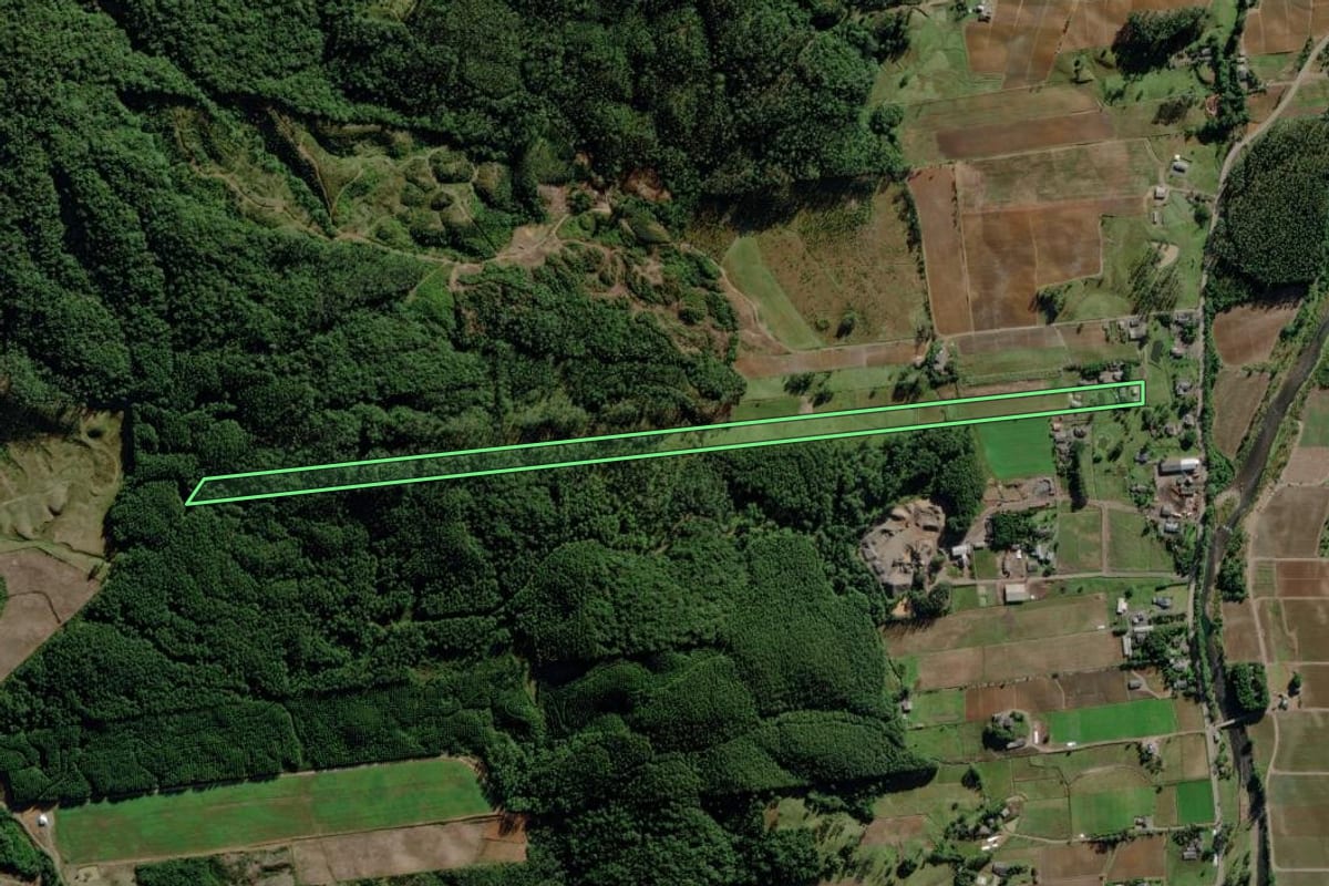 Imagem de satélite do imóvel rural em Morro Grande (SC), com o contorno declarado no CAR desenhado por cima.