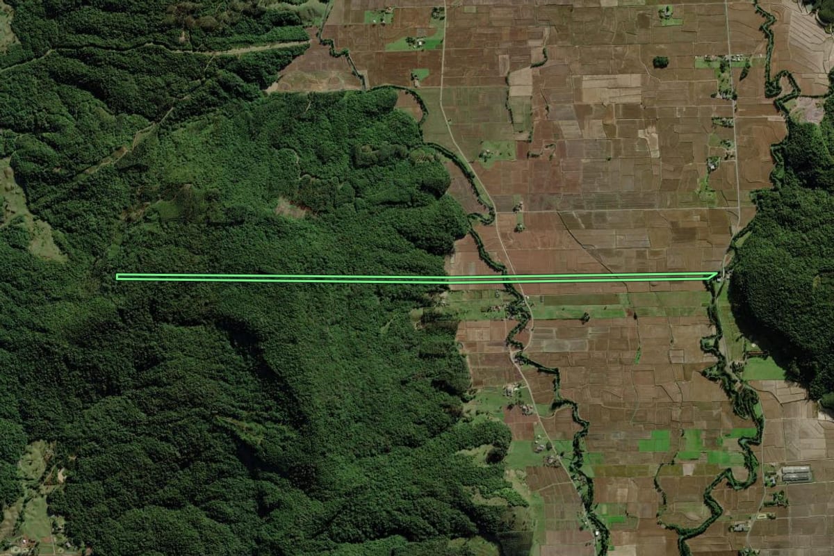 Imagem de satélite do imóvel rural em Morro Grande (SC), com o contorno declarado no CAR desenhado por cima.