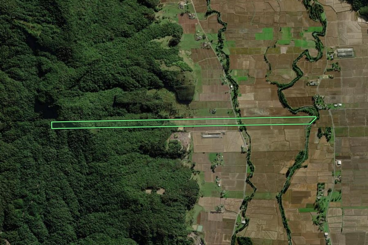 Imagem de satélite do imóvel rural em Morro Grande (SC), com o contorno declarado no CAR desenhado por cima.
