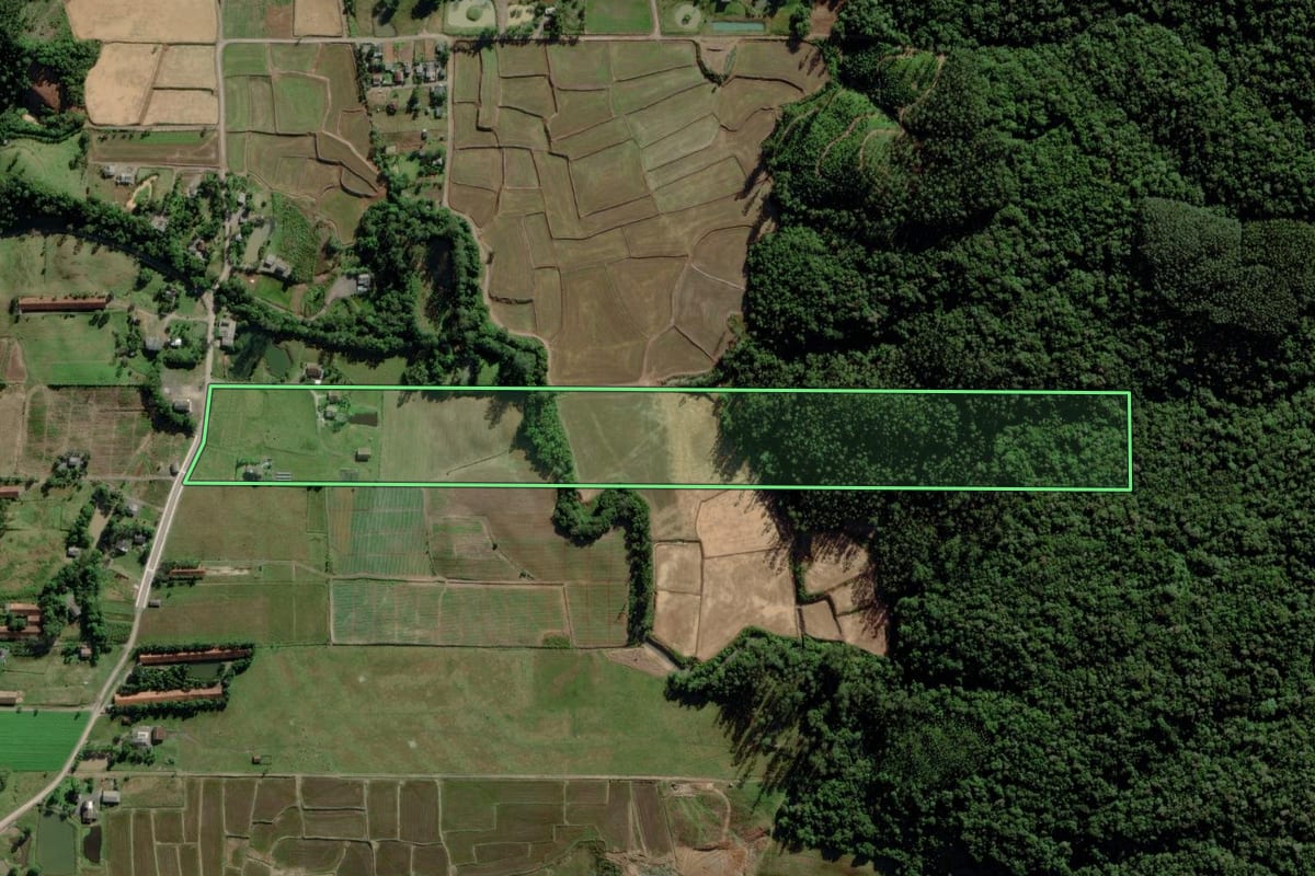 Imagem de satélite do imóvel rural em Morro Grande (SC), com o contorno declarado no CAR desenhado por cima.