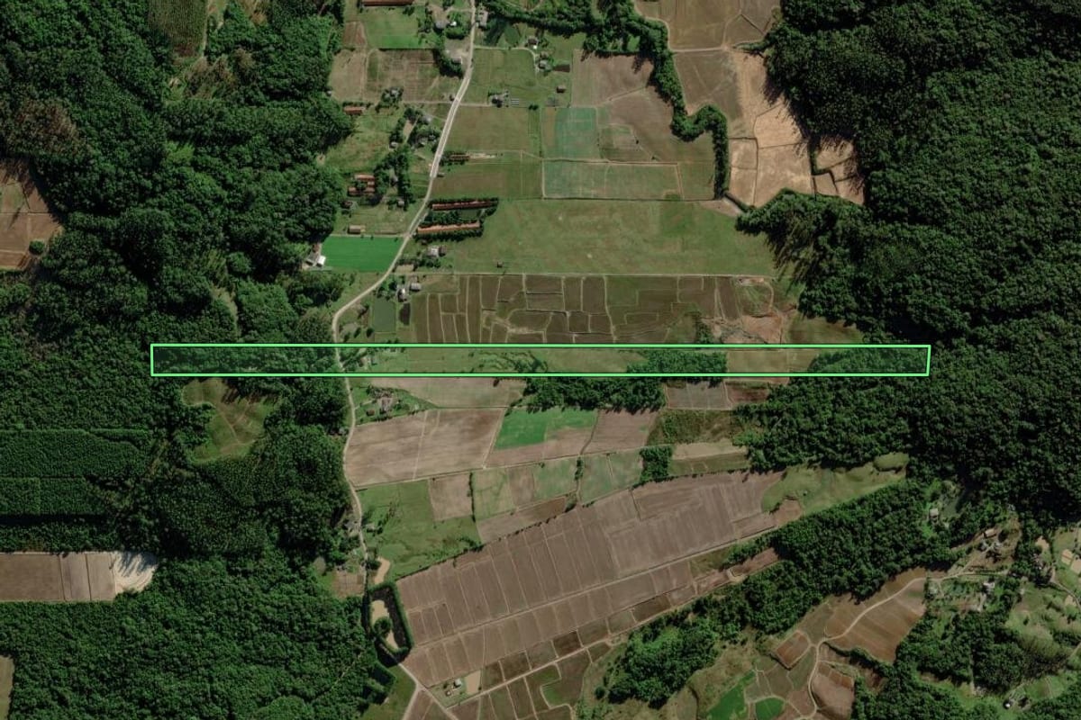 Imagem de satélite do imóvel rural em Morro Grande (SC), com o contorno declarado no CAR desenhado por cima.