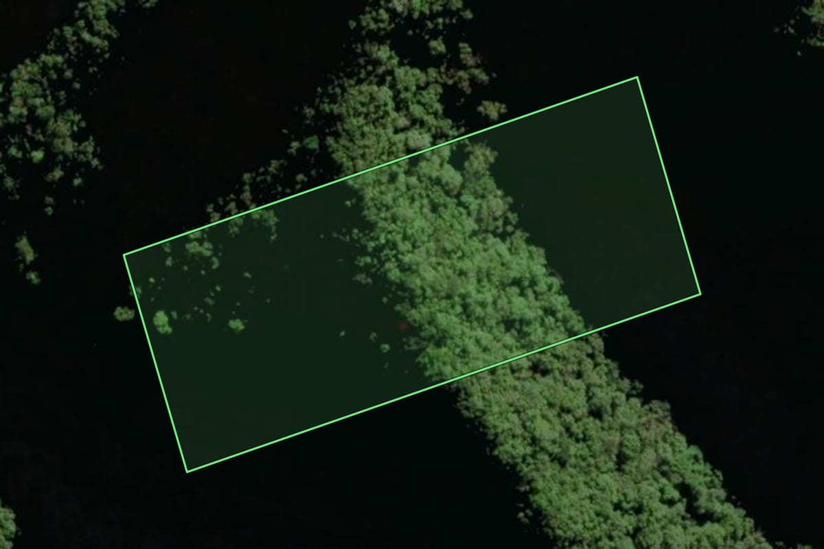 Imagem de satélite do imóvel rural em Morro Grande (SC), com o contorno declarado no CAR desenhado por cima.