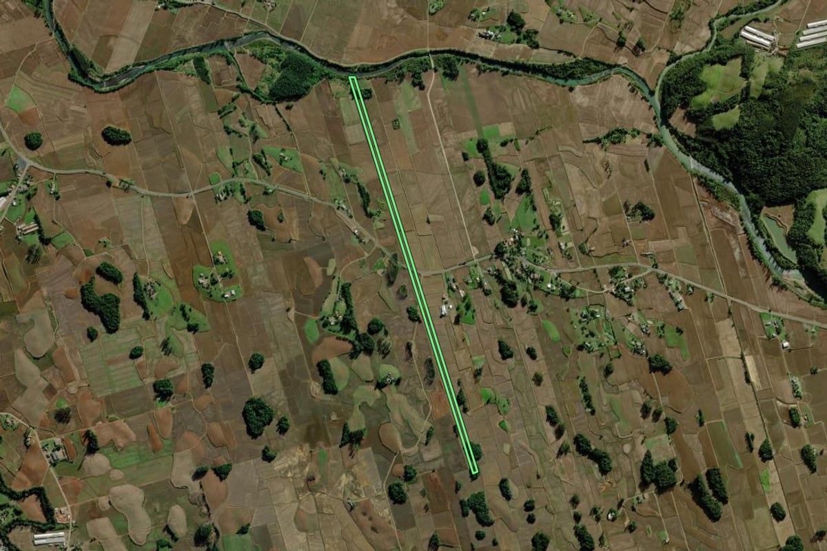 Imagem de satélite do imóvel rural em Morro Grande (SC), com o contorno declarado no CAR desenhado por cima.