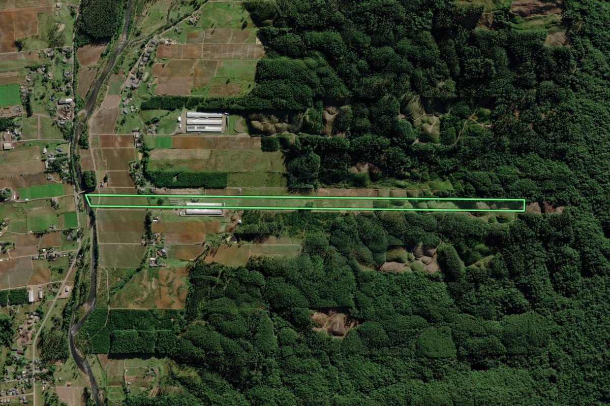 Imagem de satélite do imóvel rural em Morro Grande (SC), com o contorno declarado no CAR desenhado por cima.