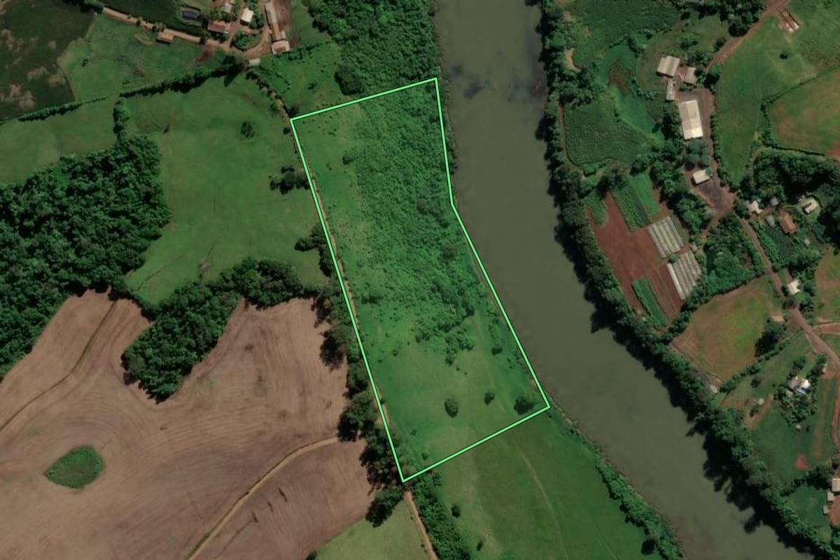 Imagem de satélite do imóvel rural em Nova Itaberaba (SC), com o contorno declarado no CAR desenhado por cima.