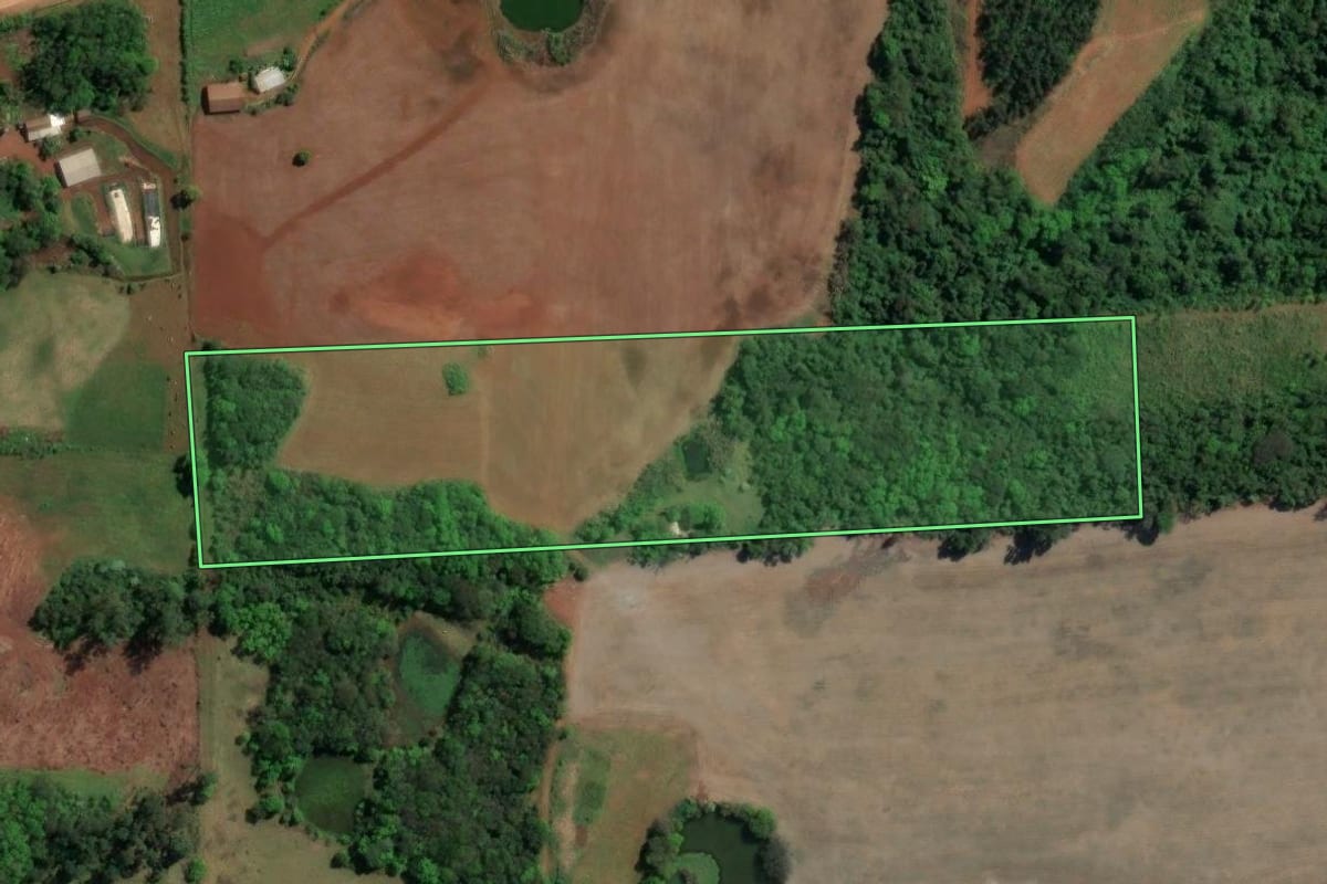 Imagem de satélite do imóvel rural em Nova Itaberaba (SC), com o contorno declarado no CAR desenhado por cima.