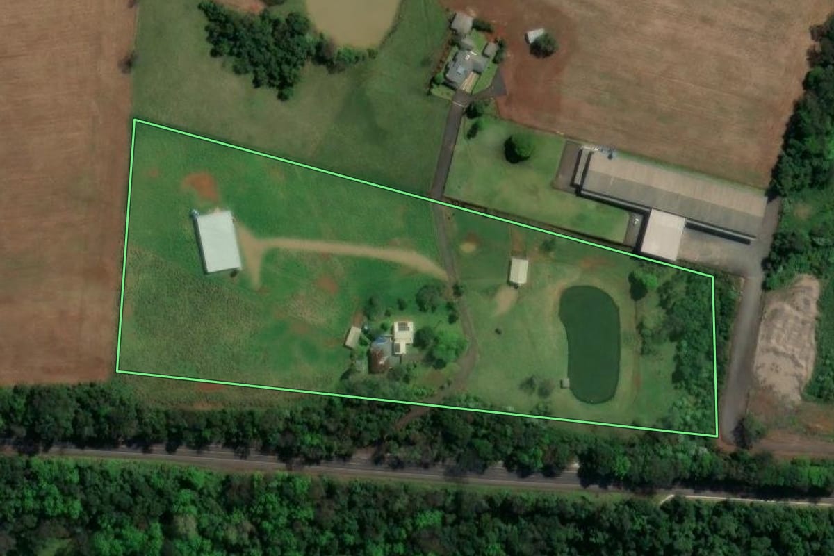 Imagem de satélite do imóvel rural em Nova Itaberaba (SC), com o contorno declarado no CAR desenhado por cima.