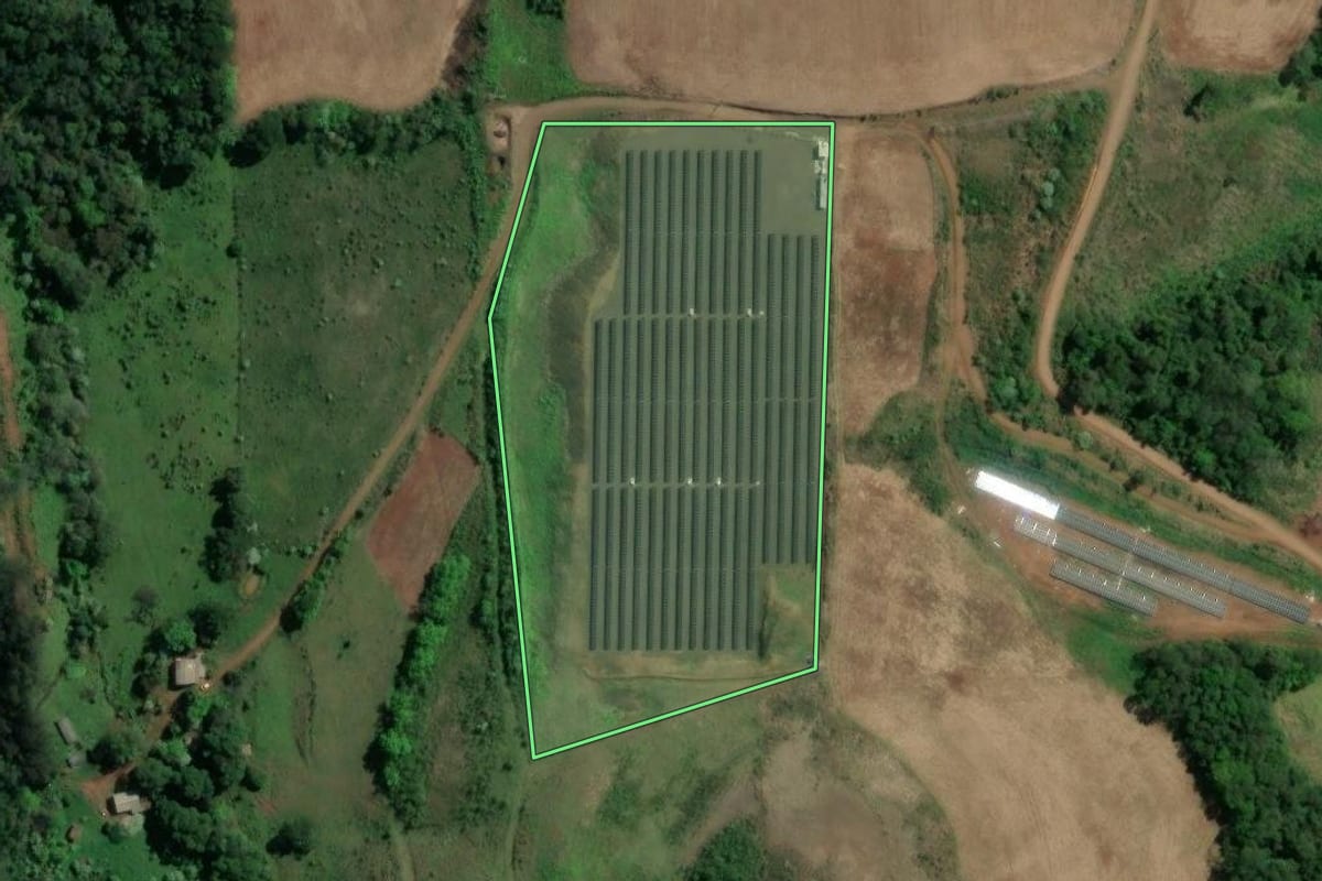 Imagem de satélite do imóvel rural em Nova Itaberaba (SC), com o contorno declarado no CAR desenhado por cima.