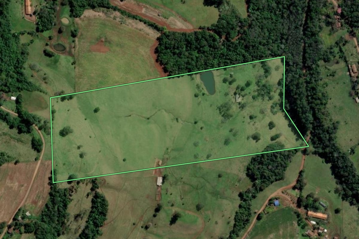 Imagem de satélite do imóvel rural em Nova Itaberaba (SC), com o contorno declarado no CAR desenhado por cima.