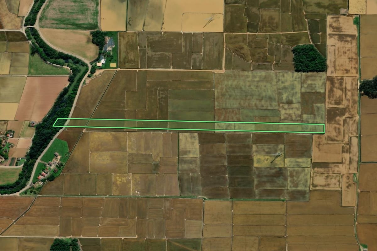 Imagem de satélite do imóvel rural em Nova Veneza (SC), com o contorno declarado no CAR desenhado por cima.