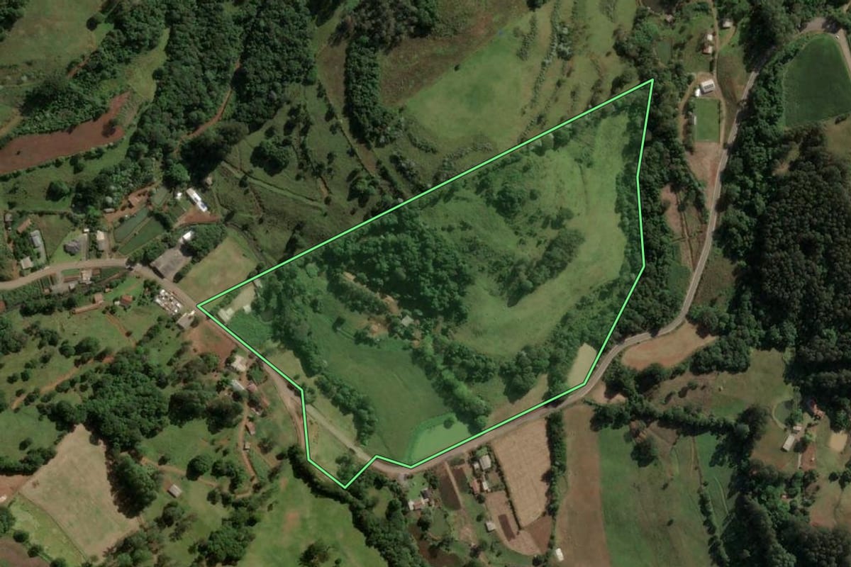 Imagem de satélite do imóvel rural em Ouro (SC), com o contorno declarado no CAR desenhado por cima.