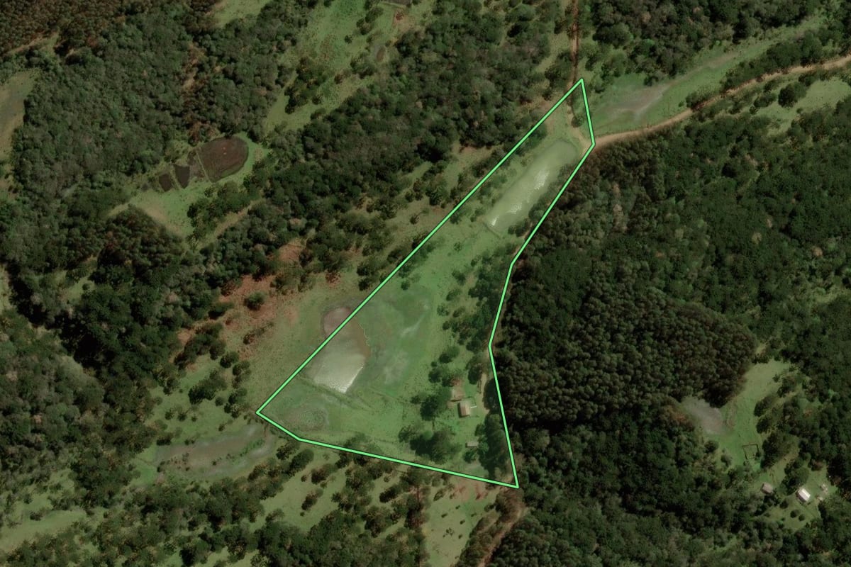 Imagem de satélite do imóvel rural em Painel (SC), com o contorno declarado no CAR desenhado por cima.