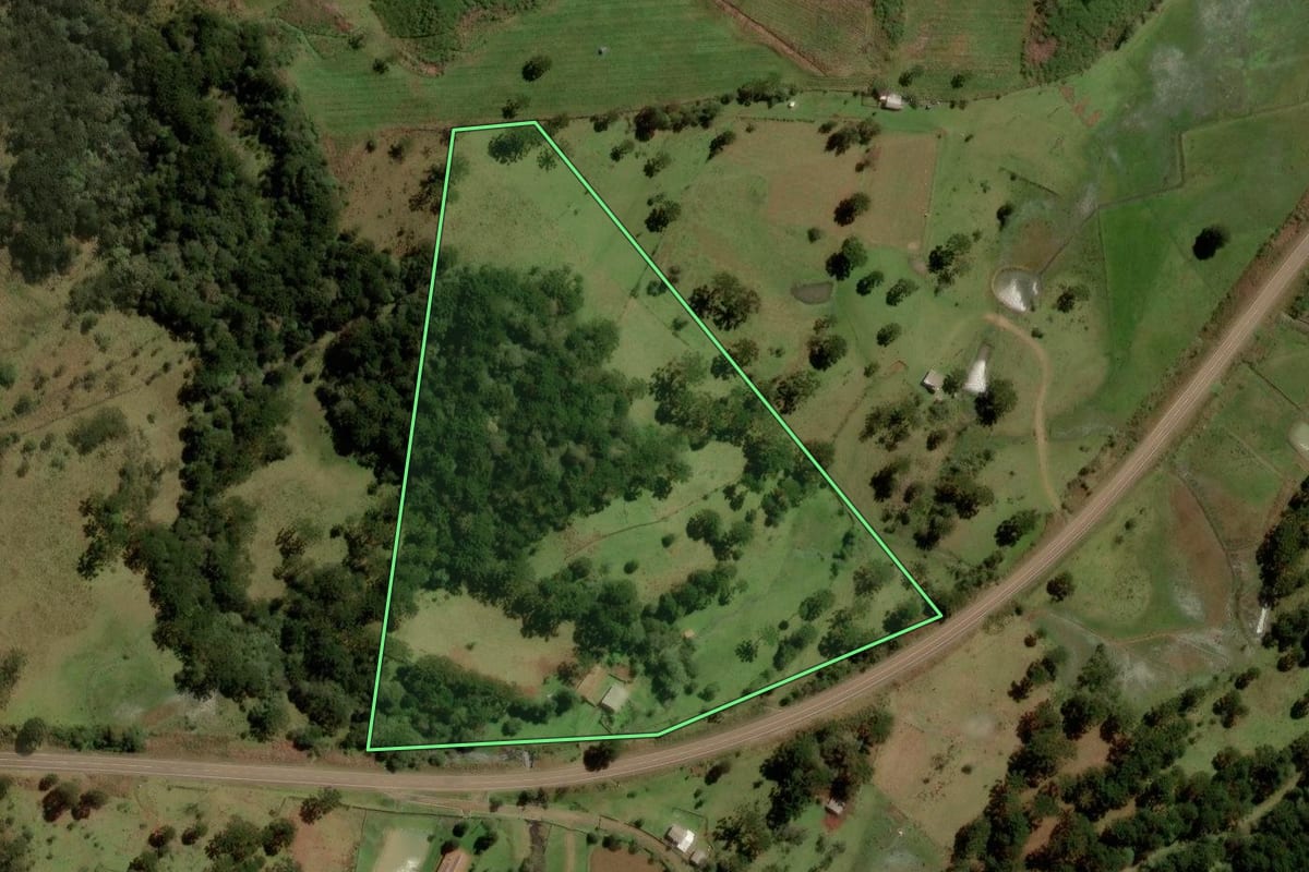 Imagem de satélite do imóvel rural em Painel (SC), com o contorno declarado no CAR desenhado por cima.