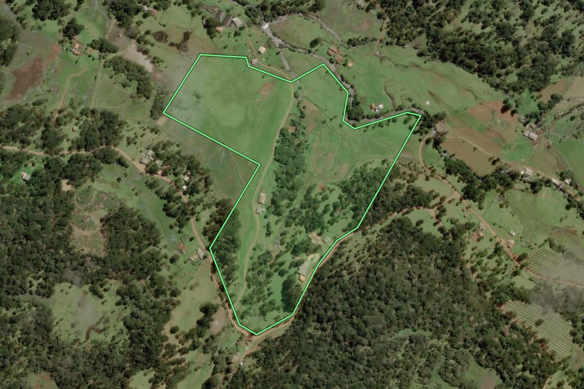 Imagem de satélite do imóvel rural em Painel (SC), com o contorno declarado no CAR desenhado por cima.