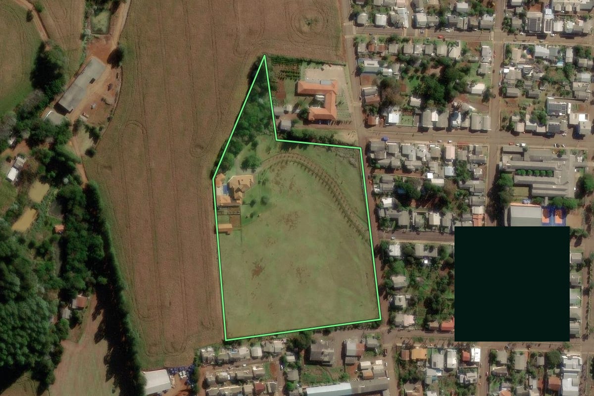 Imagem de satélite do imóvel rural em Palma Sola (SC), com o contorno declarado no CAR desenhado por cima.