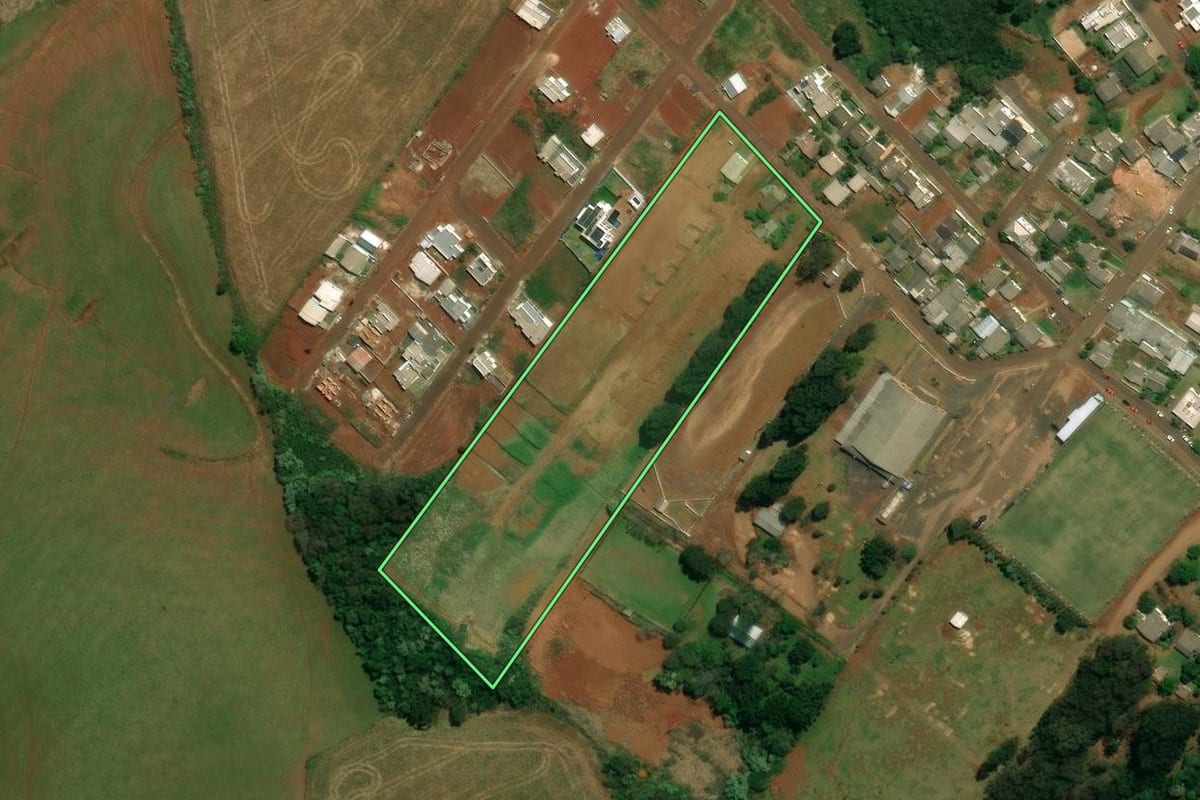 Imagem de satélite do imóvel rural em Palma Sola (SC), com o contorno declarado no CAR desenhado por cima.