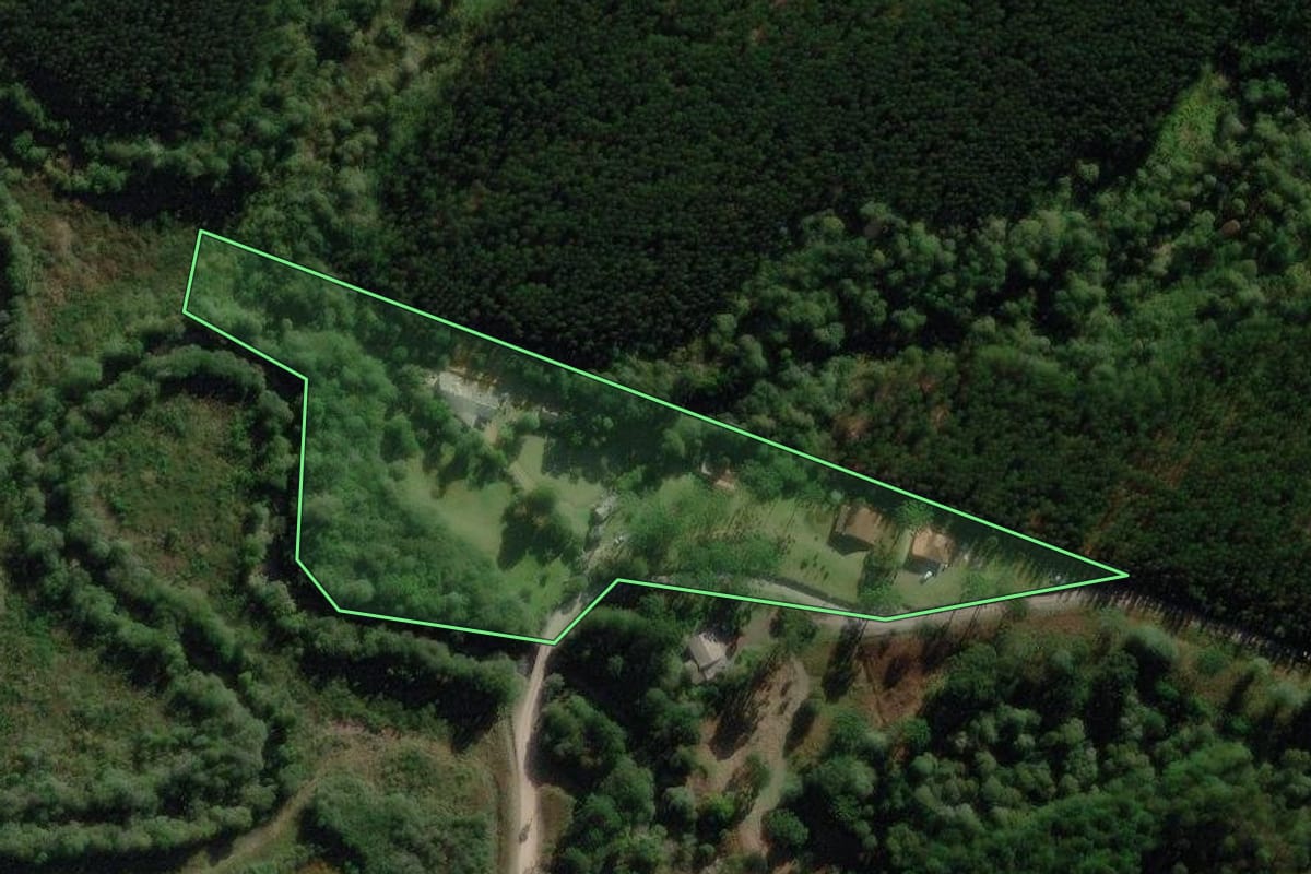 Imagem de satélite do imóvel rural em Palmeira (SC), com o contorno declarado no CAR desenhado por cima.
