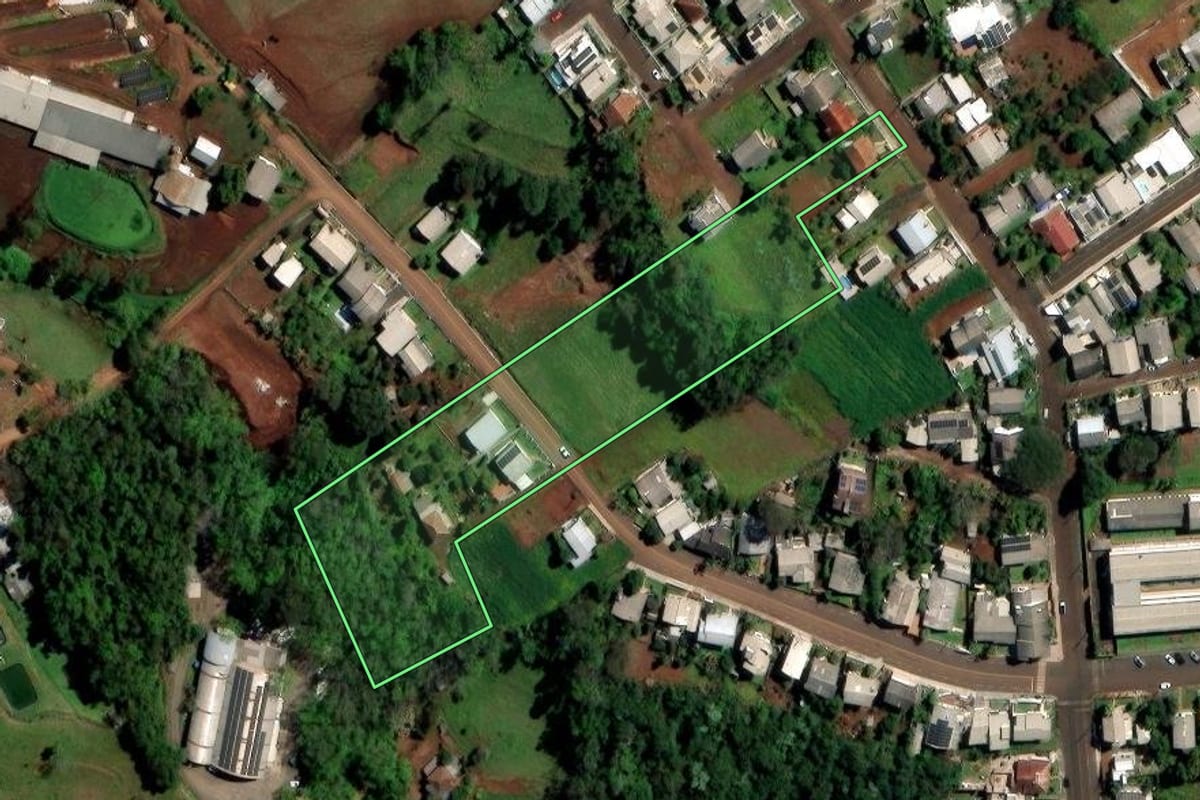 Imagem de satélite do imóvel rural em Palmitos (SC), com o contorno declarado no CAR desenhado por cima.
