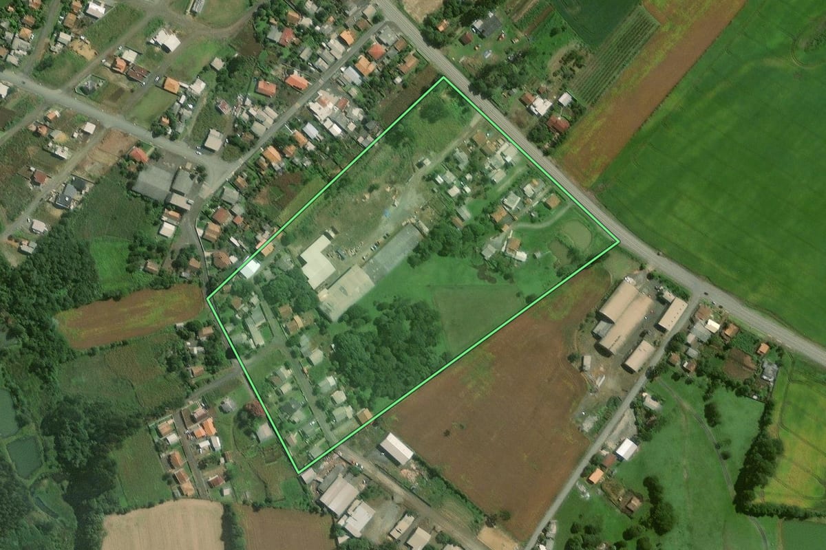 Imagem de satélite do imóvel rural em Papanduva (SC), com o contorno declarado no CAR desenhado por cima.