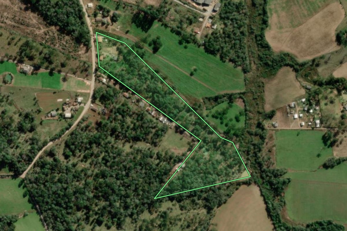 Imagem de satélite do imóvel rural em Papanduva (SC), com o contorno declarado no CAR desenhado por cima.
