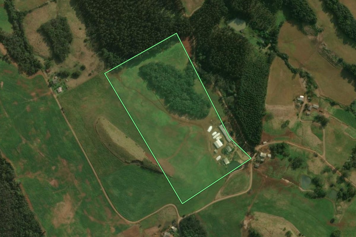 Imagem de satélite do imóvel rural em Paraíso (SC), com o contorno declarado no CAR desenhado por cima.