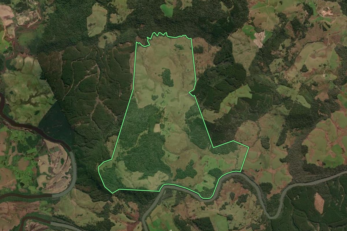 Imagem de satélite do imóvel rural em Ponte Alta (SC), com o contorno declarado no CAR desenhado por cima.
