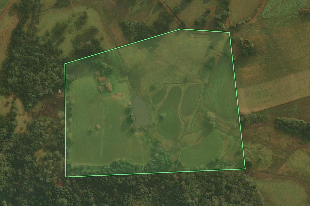 Imagem de satélite do imóvel rural em Ponte Alta (SC), com o contorno declarado no CAR desenhado por cima.