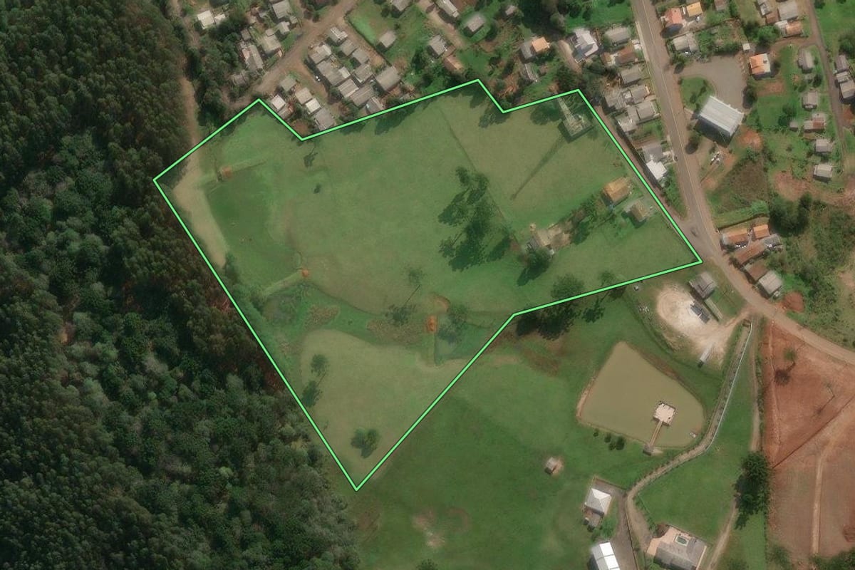 Imagem de satélite do imóvel rural em Ponte Alta (SC), com o contorno declarado no CAR desenhado por cima.
