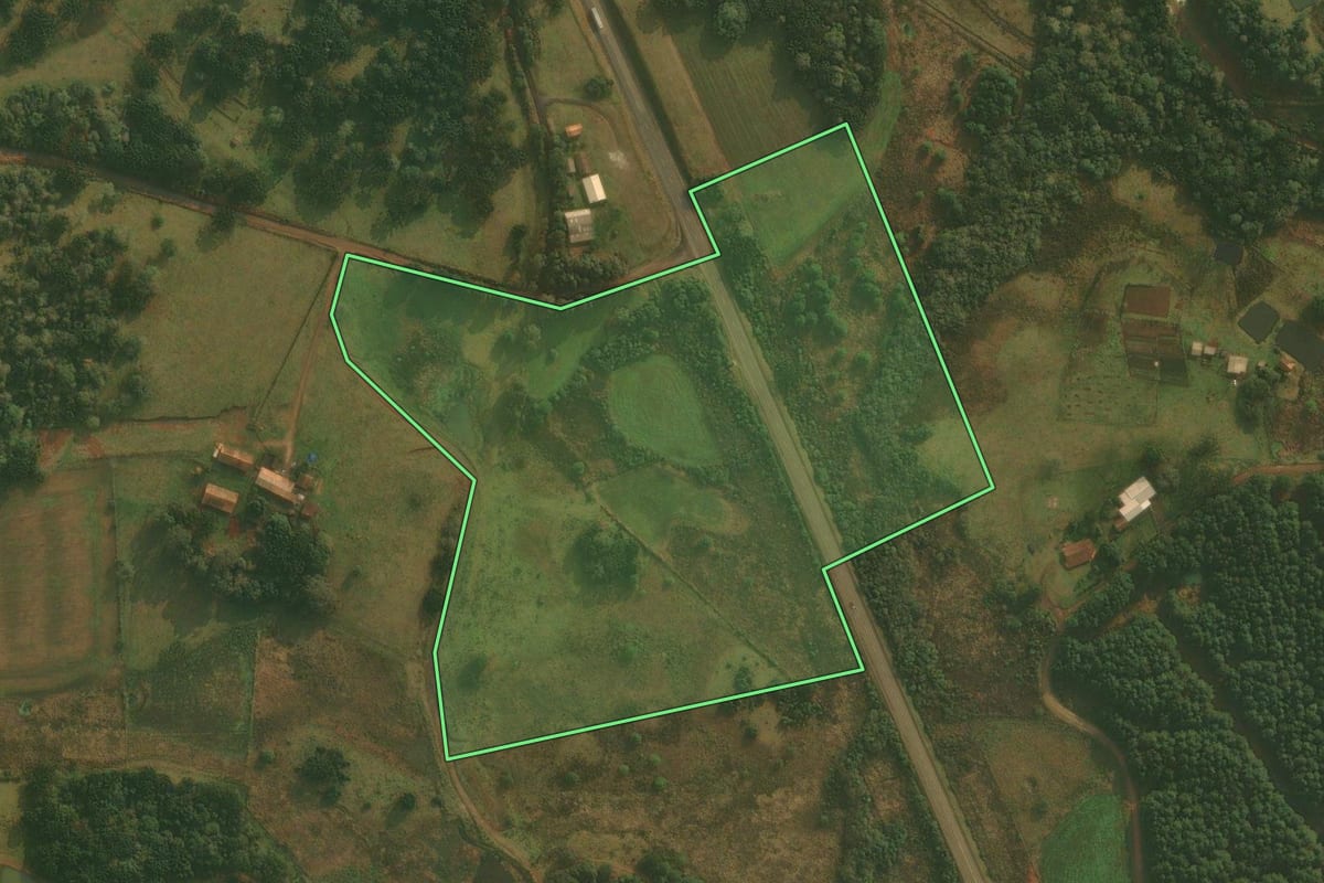 Imagem de satélite do imóvel rural em Ponte Alta (SC), com o contorno declarado no CAR desenhado por cima.