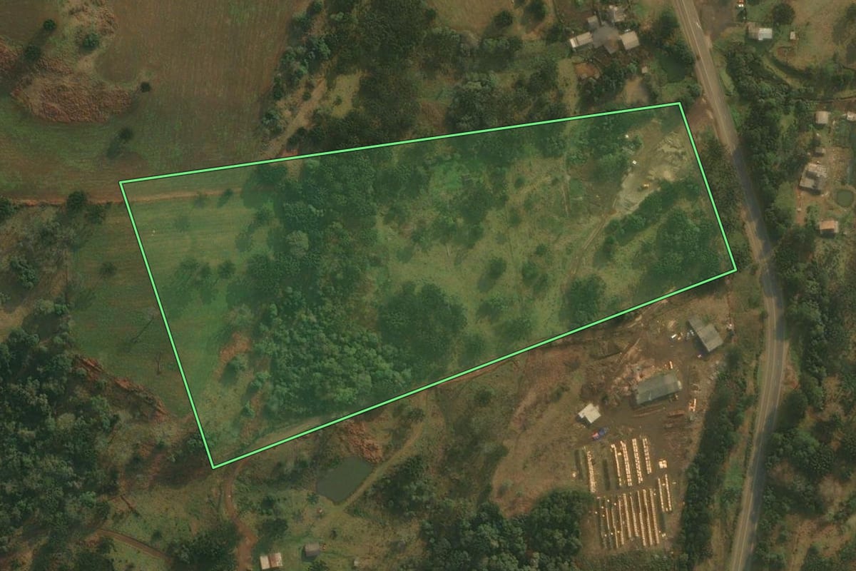 Imagem de satélite do imóvel rural em Ponte Alta do Norte (SC), com o contorno declarado no CAR desenhado por cima.