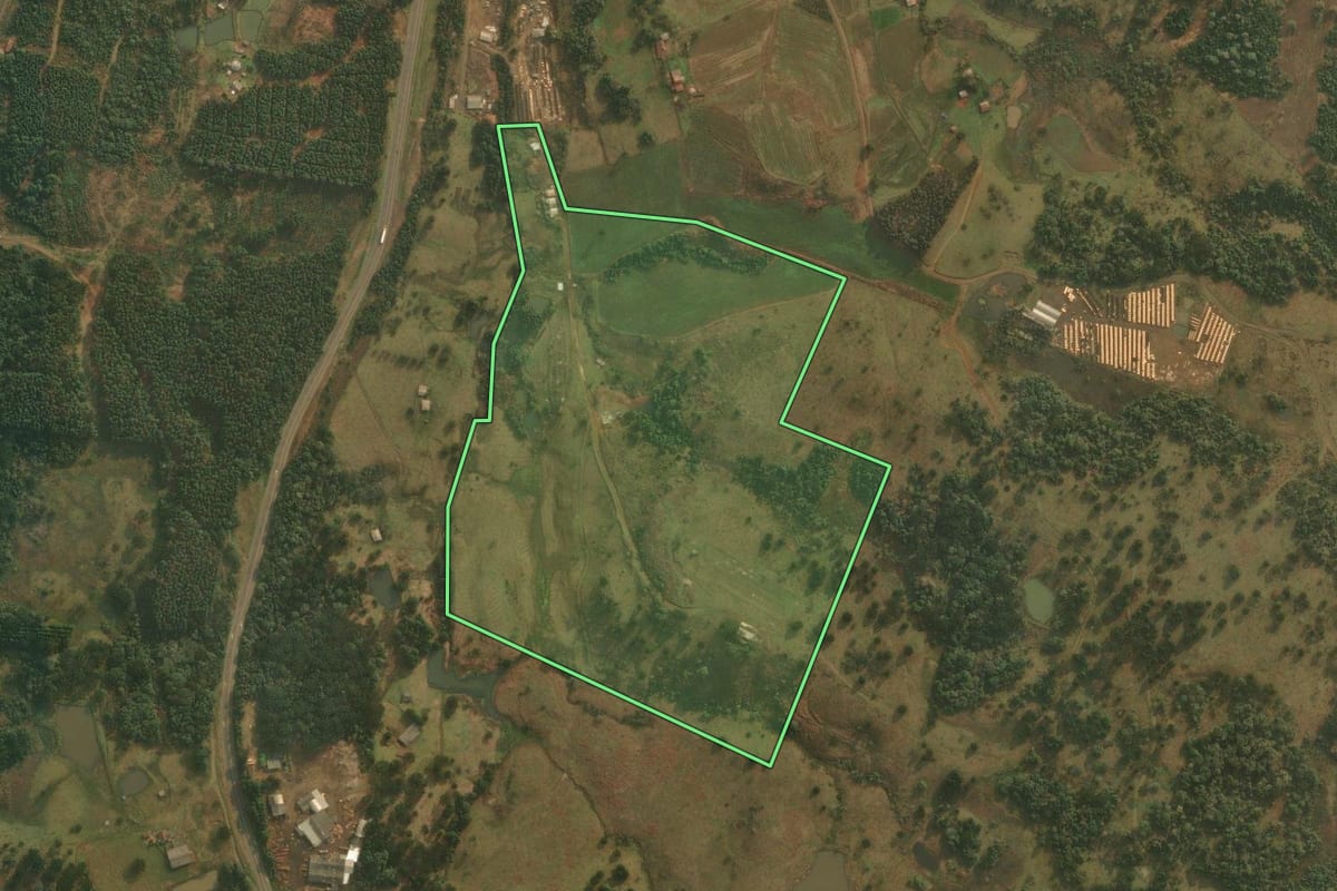 Imagem de satélite do imóvel rural em Ponte Alta do Norte (SC), com o contorno declarado no CAR desenhado por cima.