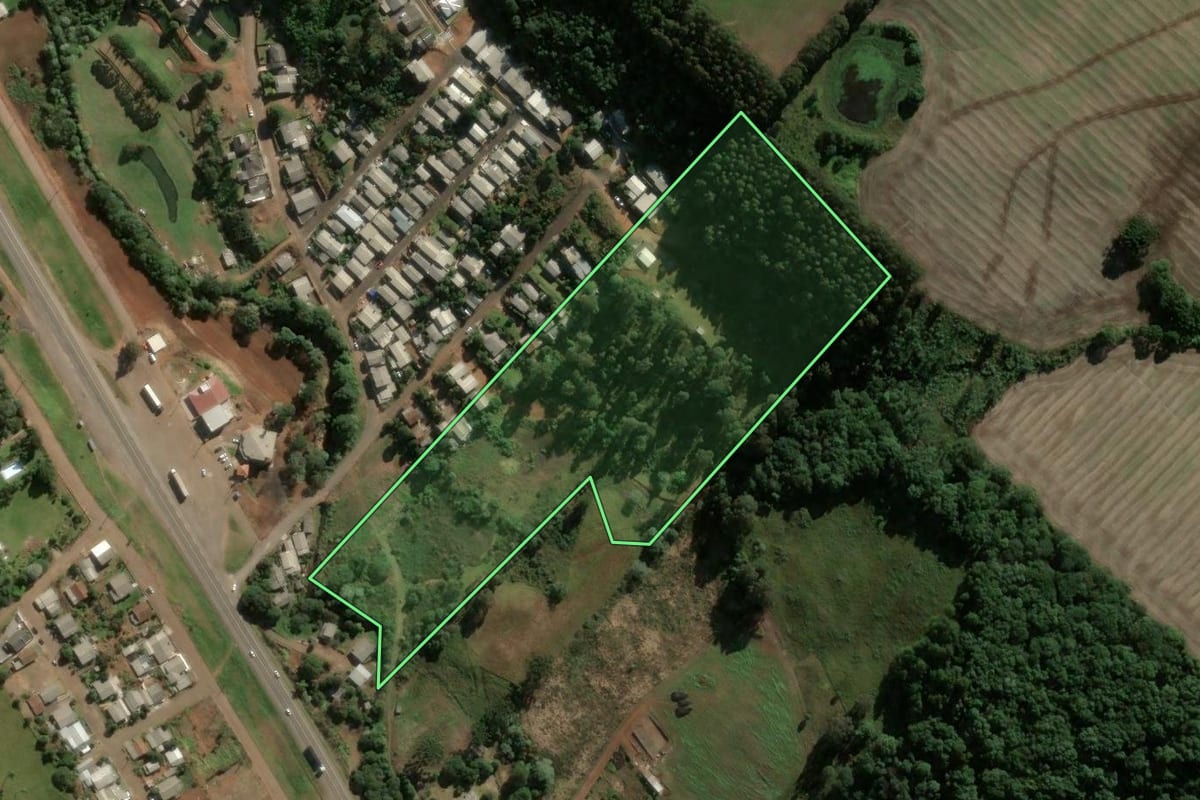 Imagem de satélite do imóvel rural em Ponte Serrada (SC), com o contorno declarado no CAR desenhado por cima.