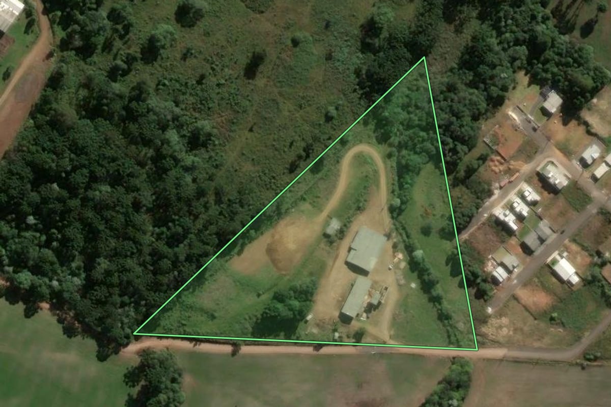 Imagem de satélite do imóvel rural em Ponte Serrada (SC), com o contorno declarado no CAR desenhado por cima.