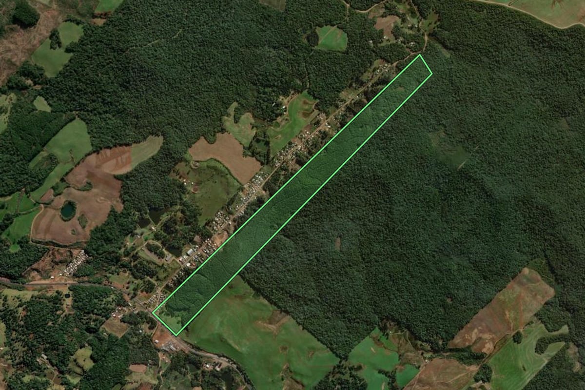 Imagem de satélite do imóvel rural em Ponte Serrada (SC), com o contorno declarado no CAR desenhado por cima.