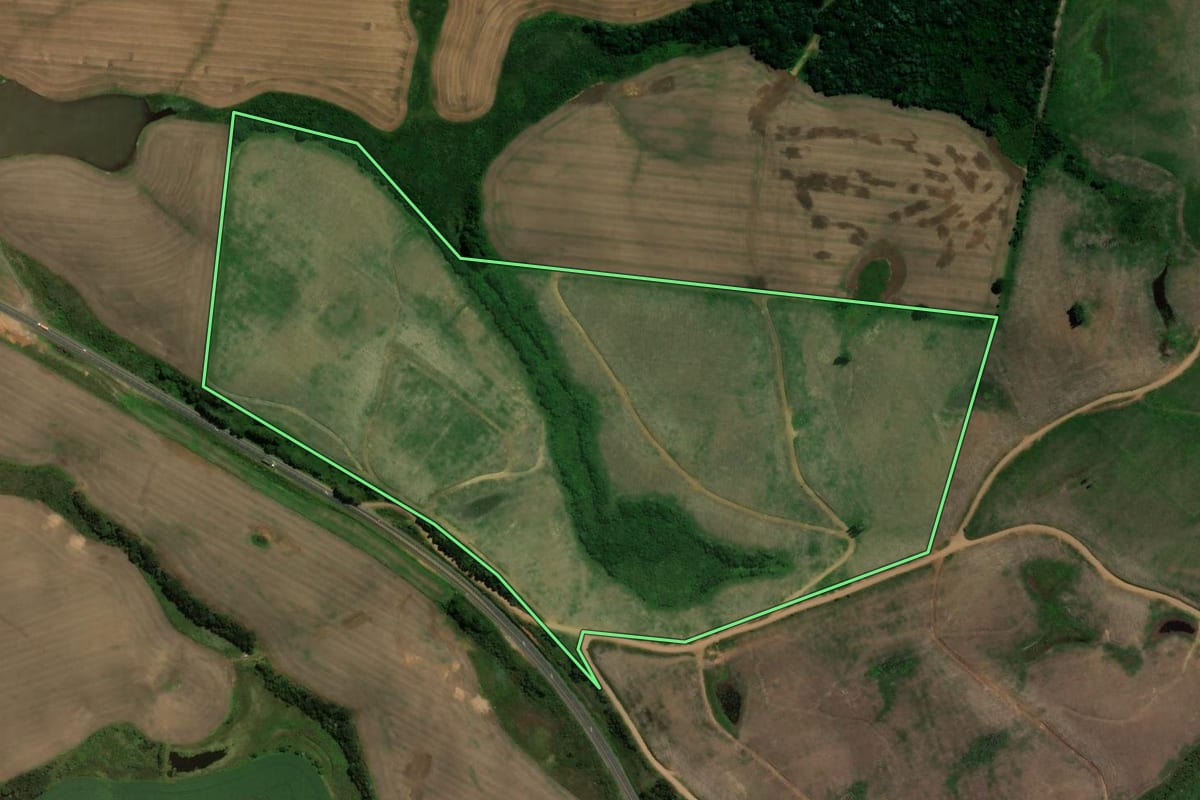 Imagem de satélite do imóvel rural em Ponte Serrada (SC), com o contorno declarado no CAR desenhado por cima.
