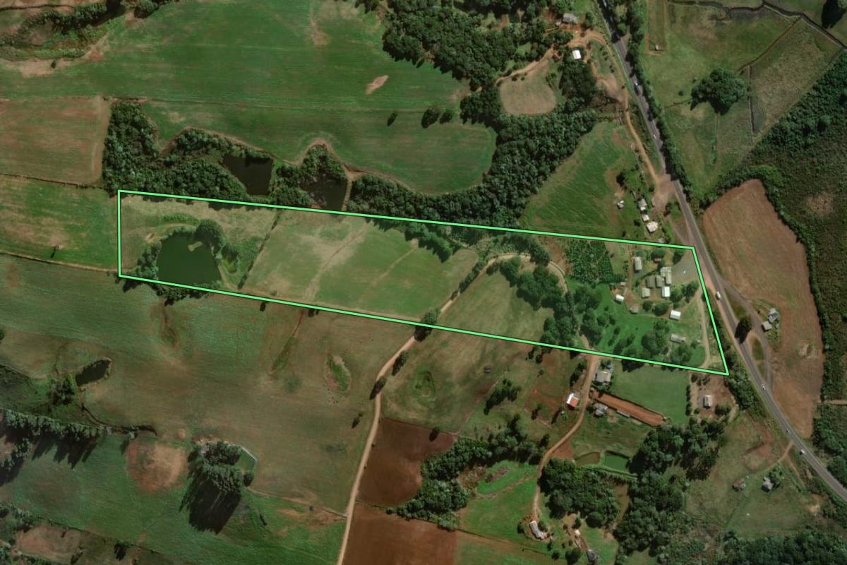 Imagem de satélite do imóvel rural em Ponte Serrada (SC), com o contorno declarado no CAR desenhado por cima.