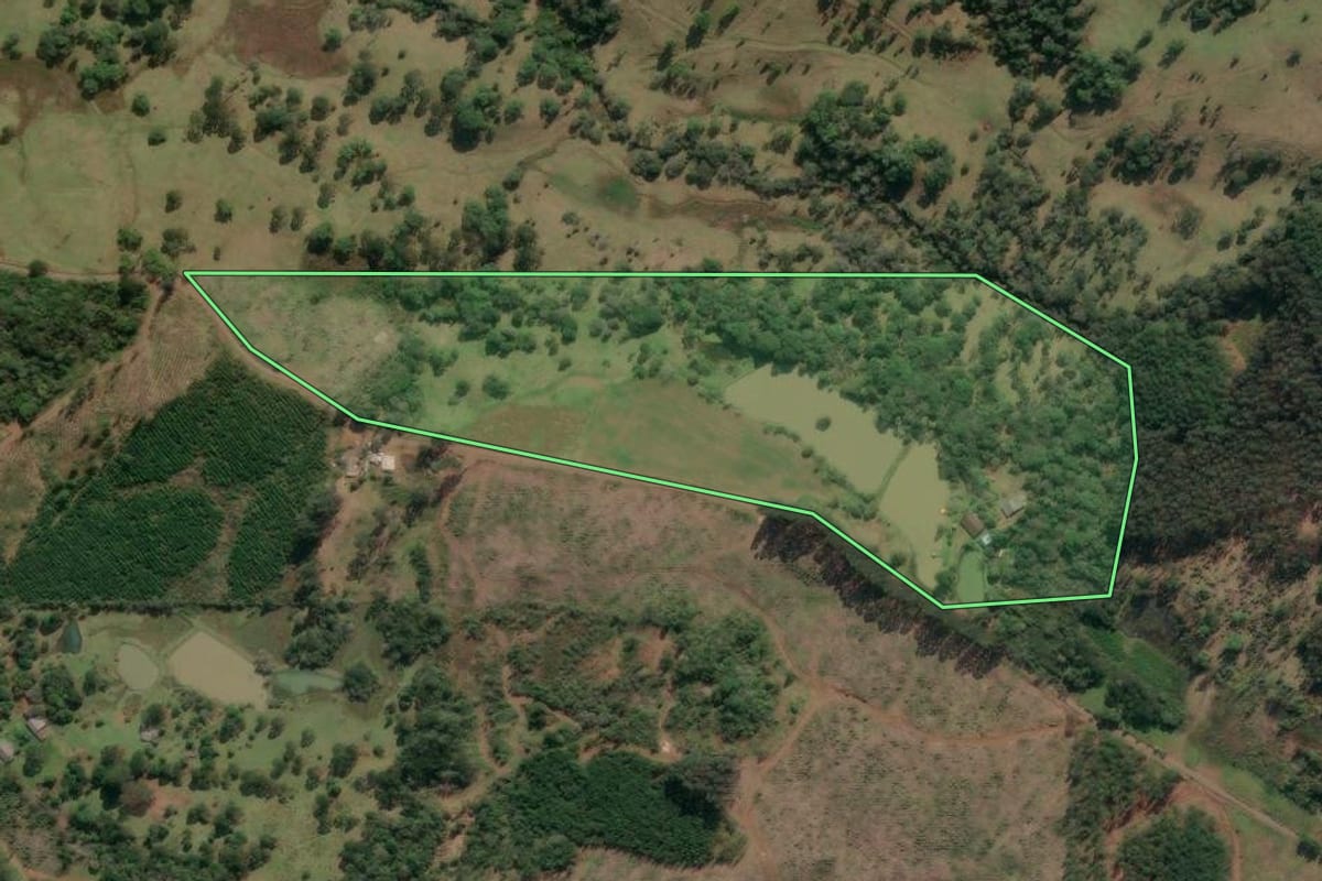 Imagem de satélite do imóvel rural em Porto União (SC), com o contorno declarado no CAR desenhado por cima.