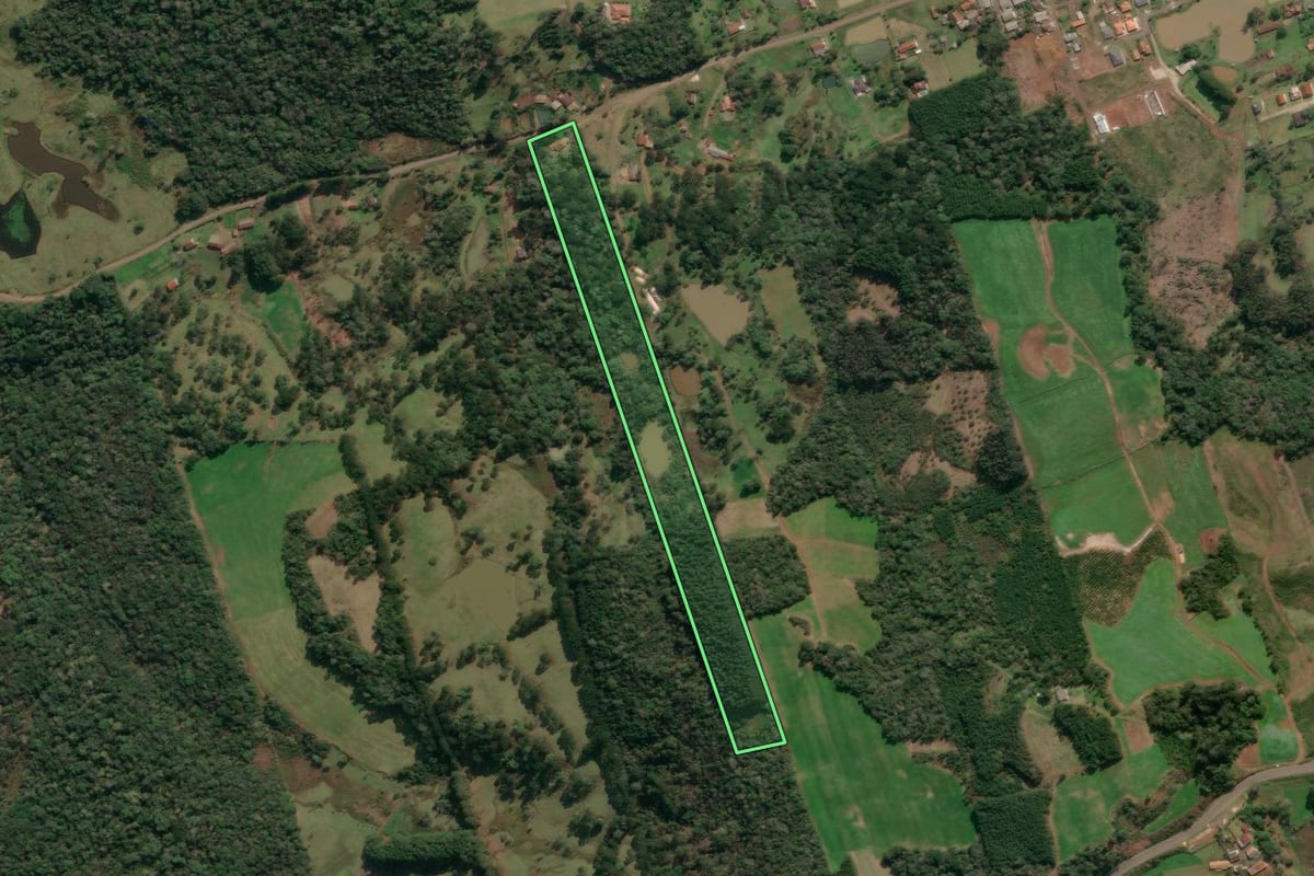 Imagem de satélite do imóvel rural em Porto União (SC), com o contorno declarado no CAR desenhado por cima.