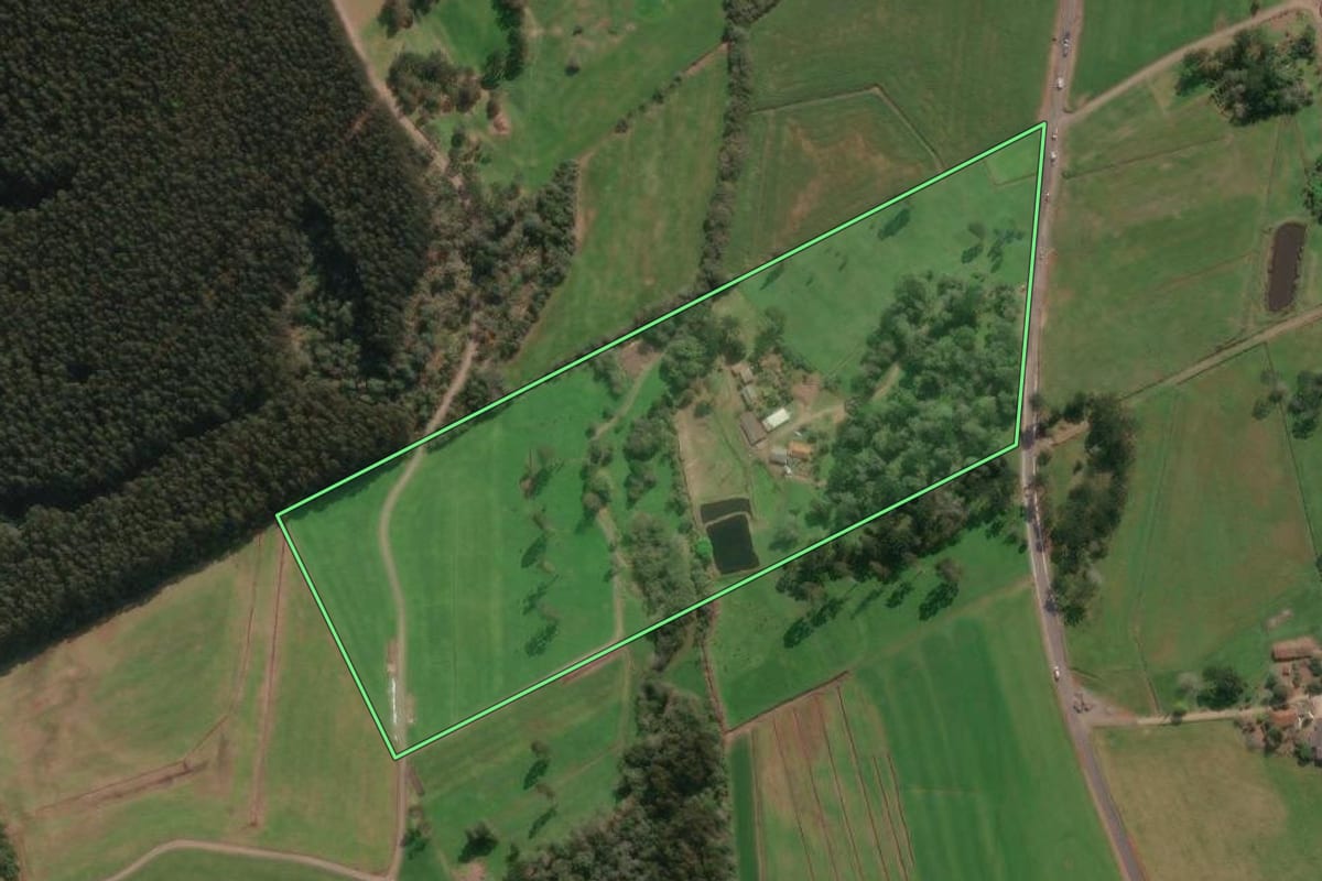 Imagem de satélite do imóvel rural em Porto União (SC), com o contorno declarado no CAR desenhado por cima.