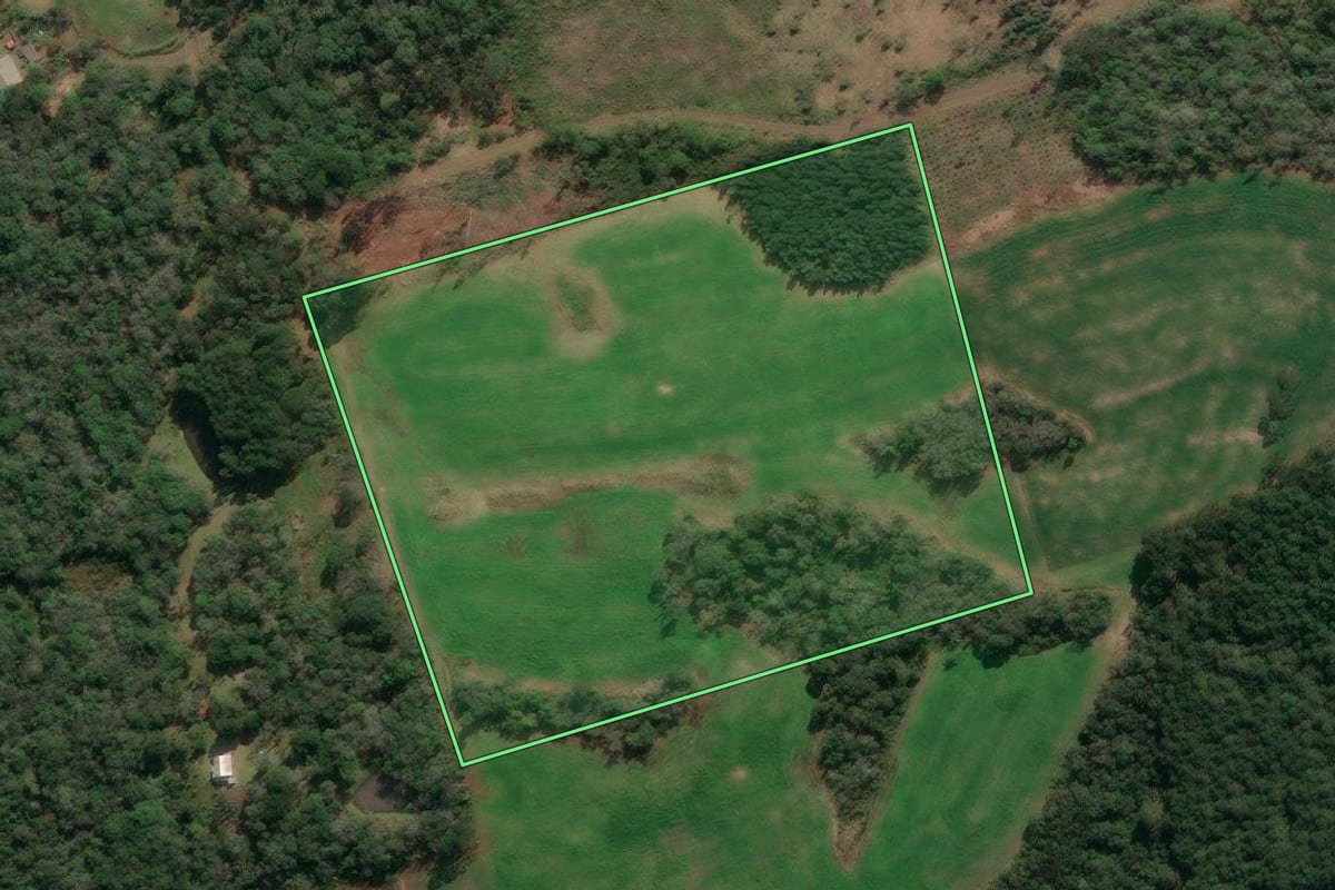 Imagem de satélite do imóvel rural em Porto União (SC), com o contorno declarado no CAR desenhado por cima.