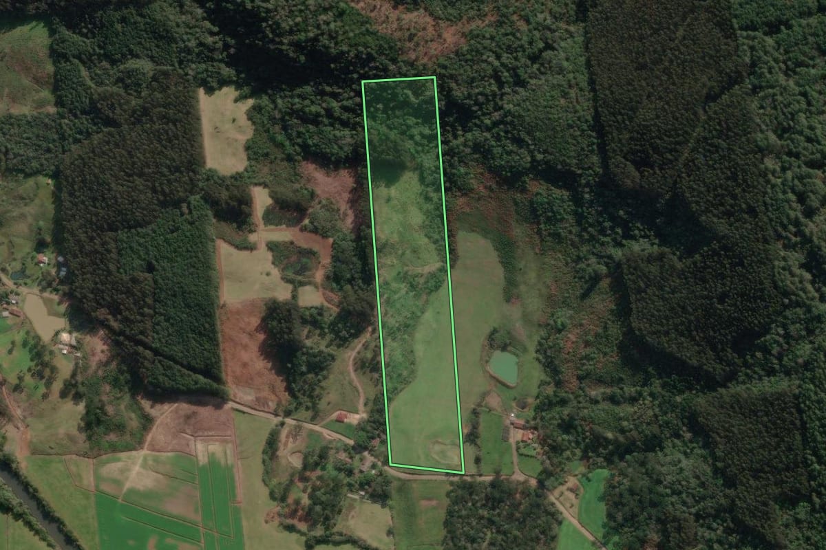 Imagem de satélite do imóvel rural em Porto União (SC), com o contorno declarado no CAR desenhado por cima.