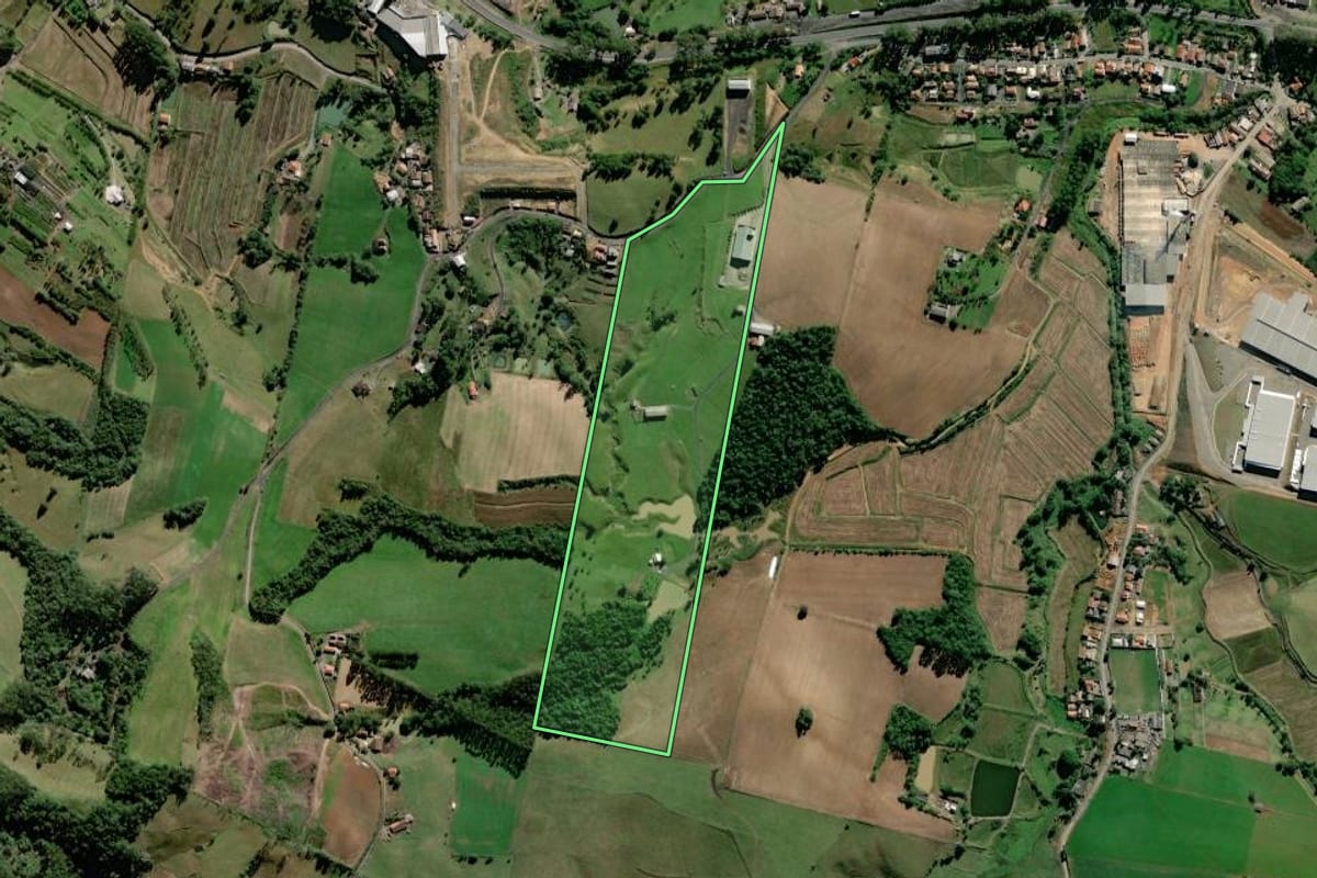Imagem de satélite do imóvel rural em Pouso Redondo (SC), com o contorno declarado no CAR desenhado por cima.