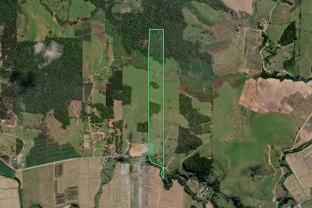 Imagem de satélite do imóvel rural em Pouso Redondo (SC), com o contorno declarado no CAR desenhado por cima.